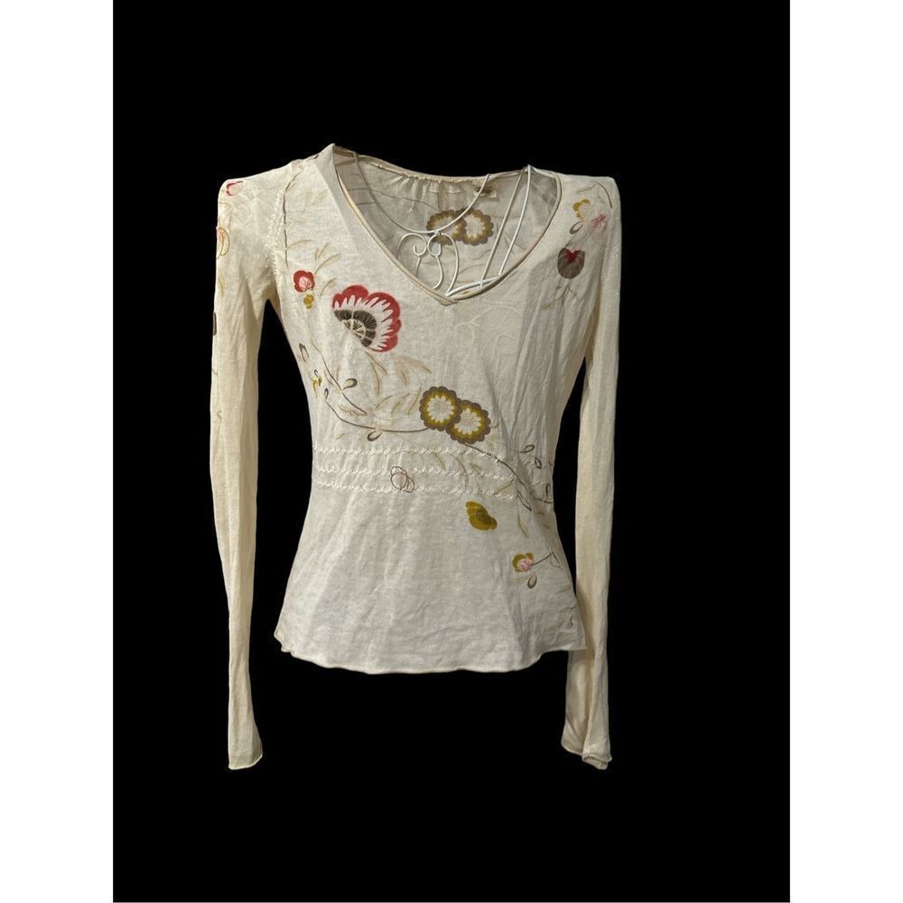 Nice women Guinevere pullover thin floral top great for any weather 
Size XS EUC
